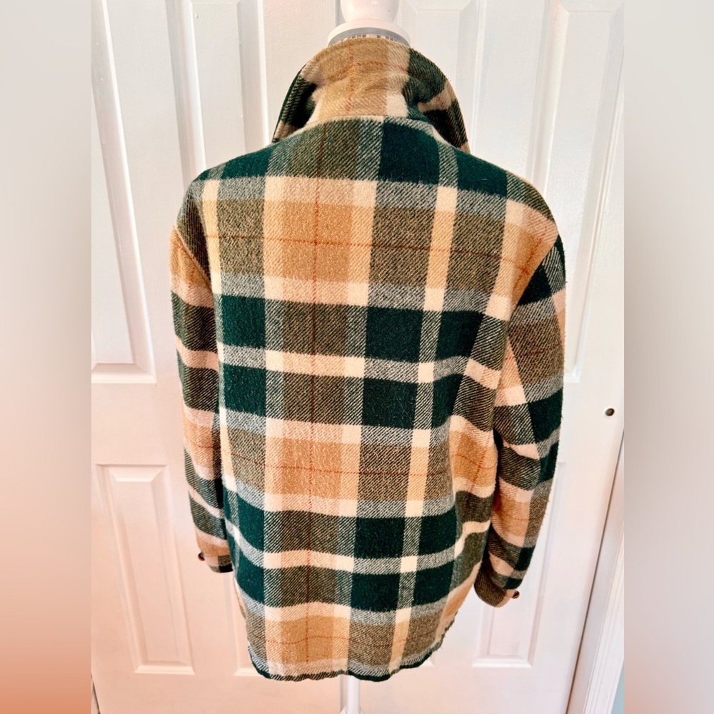 ❄️ Vintage Fox Knapp Green and Tan Plaid Woman’s Cabincore style jacket - Picture 4 of 9